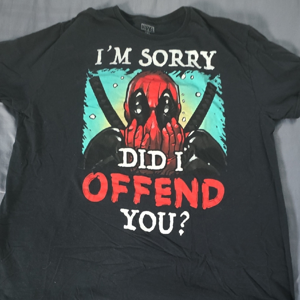 Marvel Deadpool Black and Red Graphic Tee